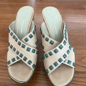 Donald Pliner Tan Slides 8.5